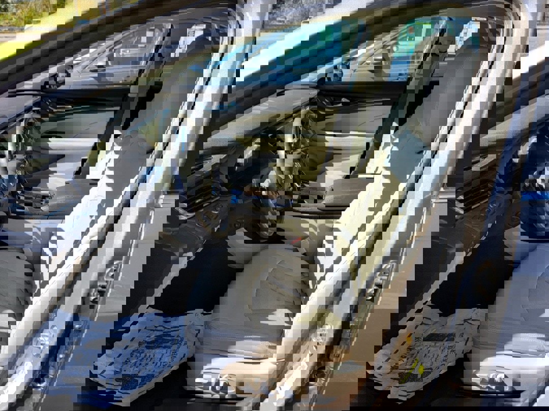 Used 2018 Buick LaCrosse Essence w/ Sights and Sounds Package image 4