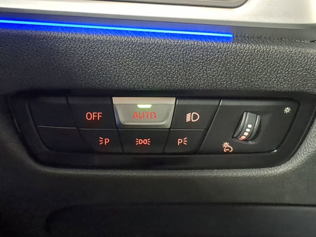 Used 2021 BMW 330i Sedan w/ Convenience Package image 27