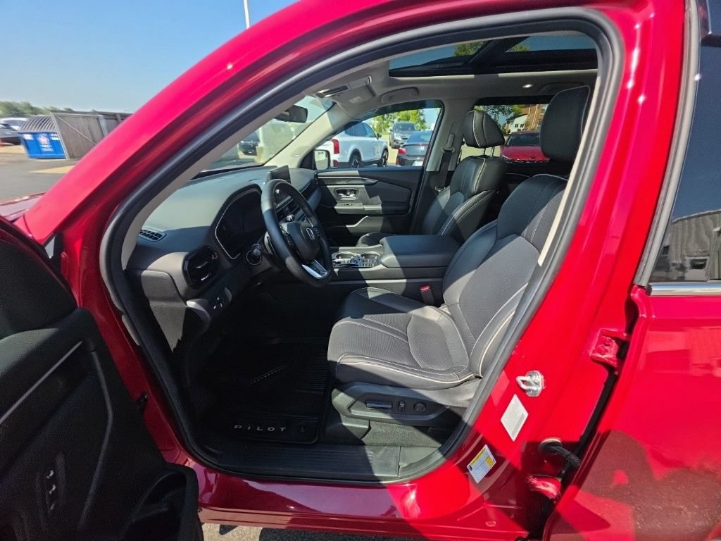 Certified 2025 Honda Pilot Elite image 14
