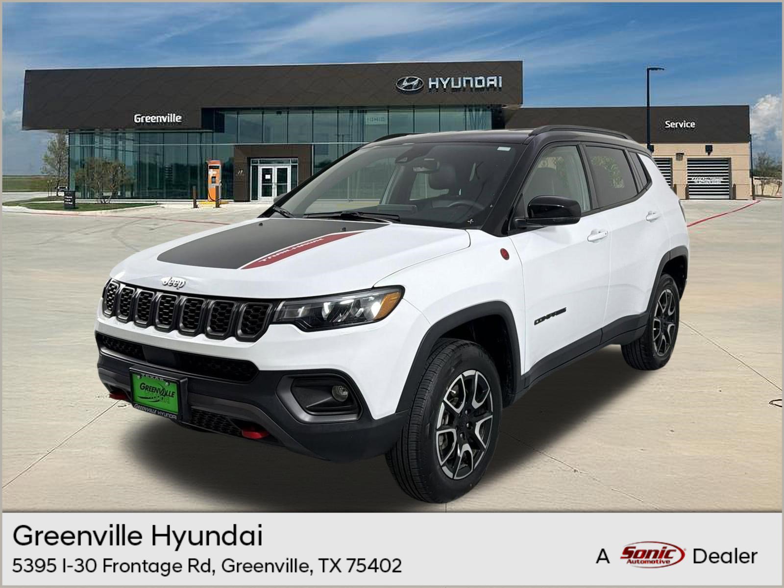 Used 2024 Jeep Compass Trailhawk image 1