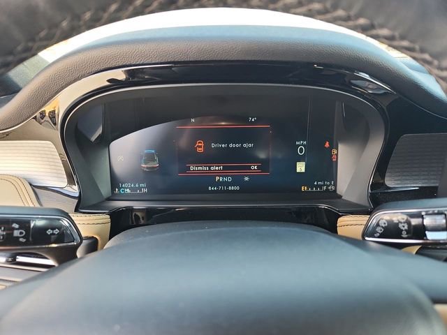 Used 2023 Lincoln Corsair Reserve w/ Equipment Group 201A image 15