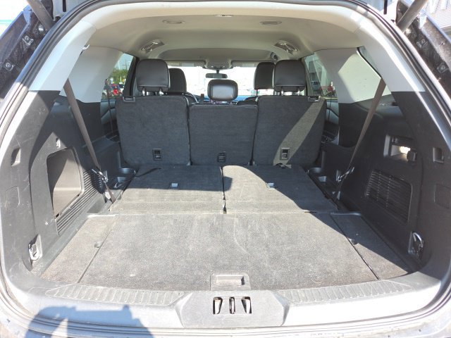 Certified 2024 Ford Explorer XLT w/ Equipment Group 202A RWD image 24