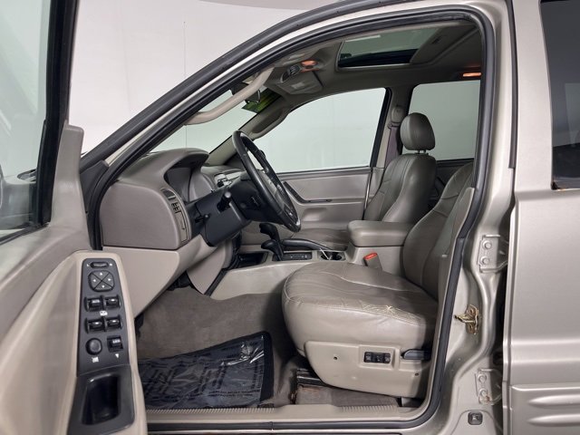 Used 2004 Jeep Grand Cherokee Laredo w/ Tan Your Hide Group image 3