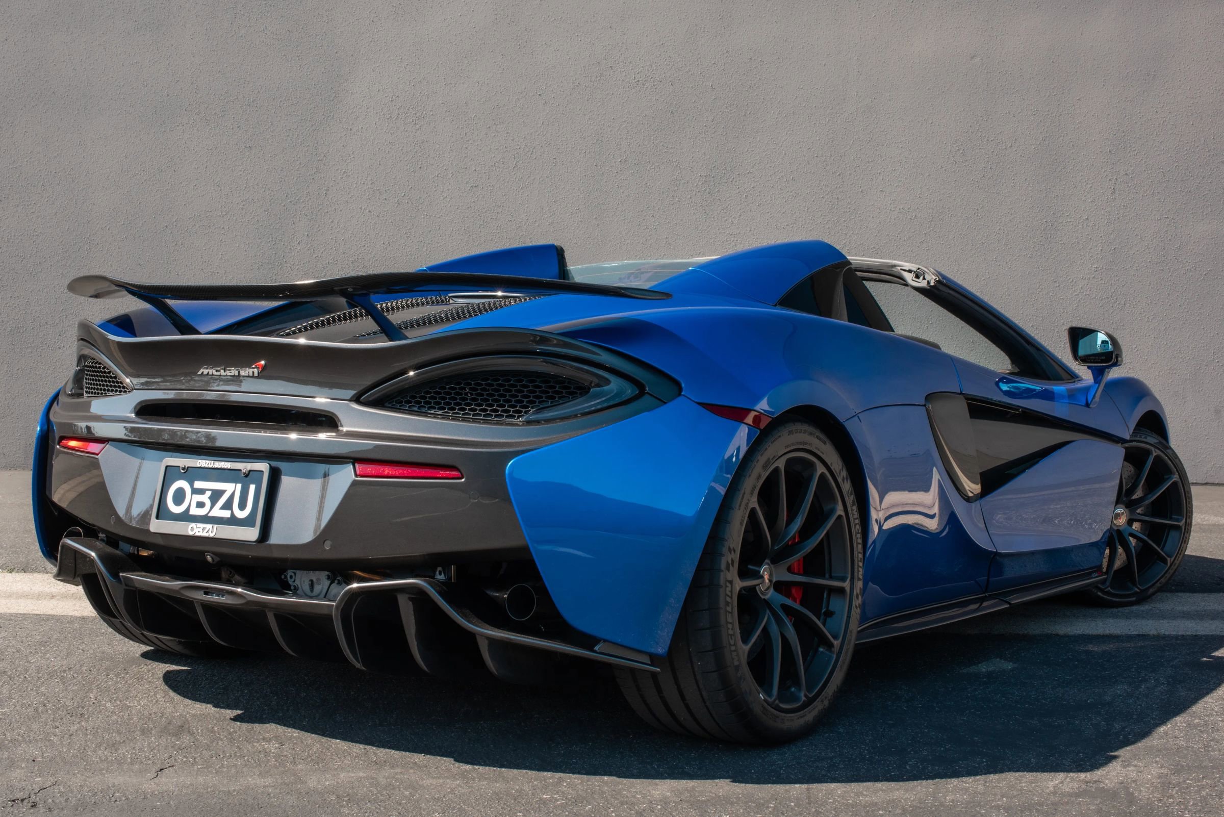 Used 2018 McLaren 570S Spider RWD image 38