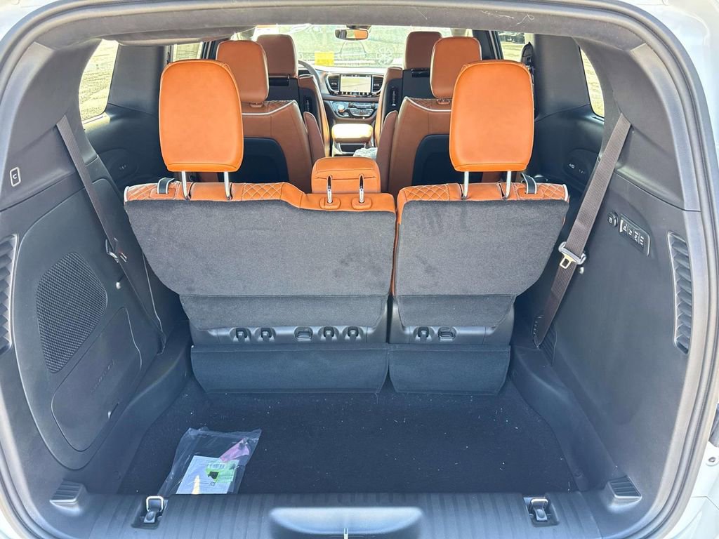 New 2026 Chrysler Pacifica Pinnacle FWD image 9