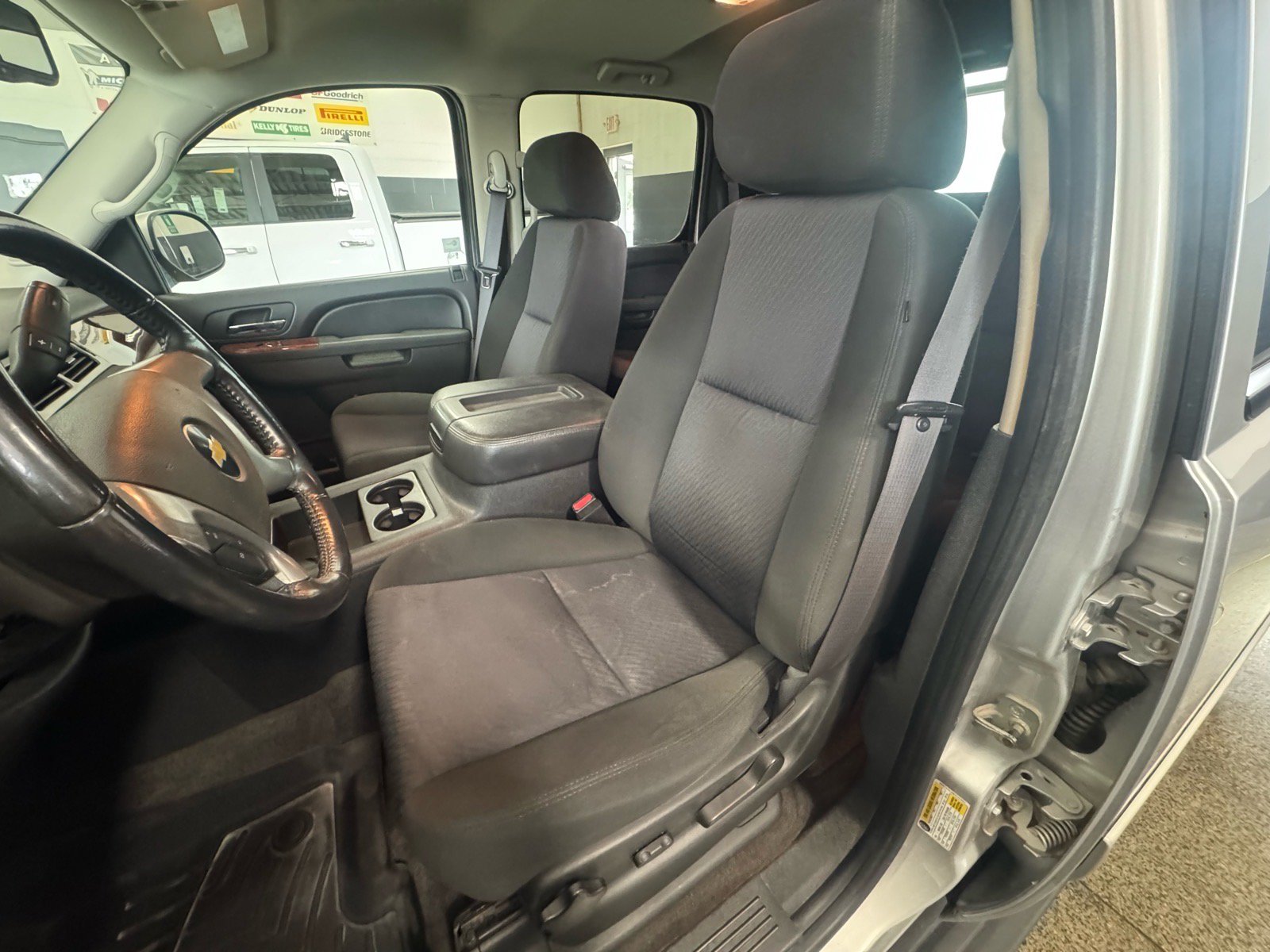 Used 2011 Chevrolet Avalanche LS w/ Convenience Package AWD/4WD image 17