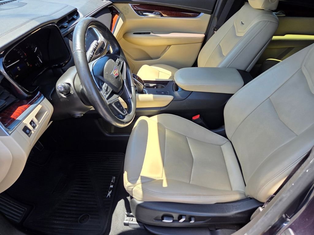 Used 2019 Cadillac XT5 Luxury FWD image 13
