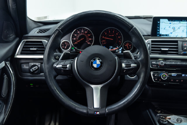 Used 2017 BMW 330i xDrive Sedan AWD/4WD image 13
