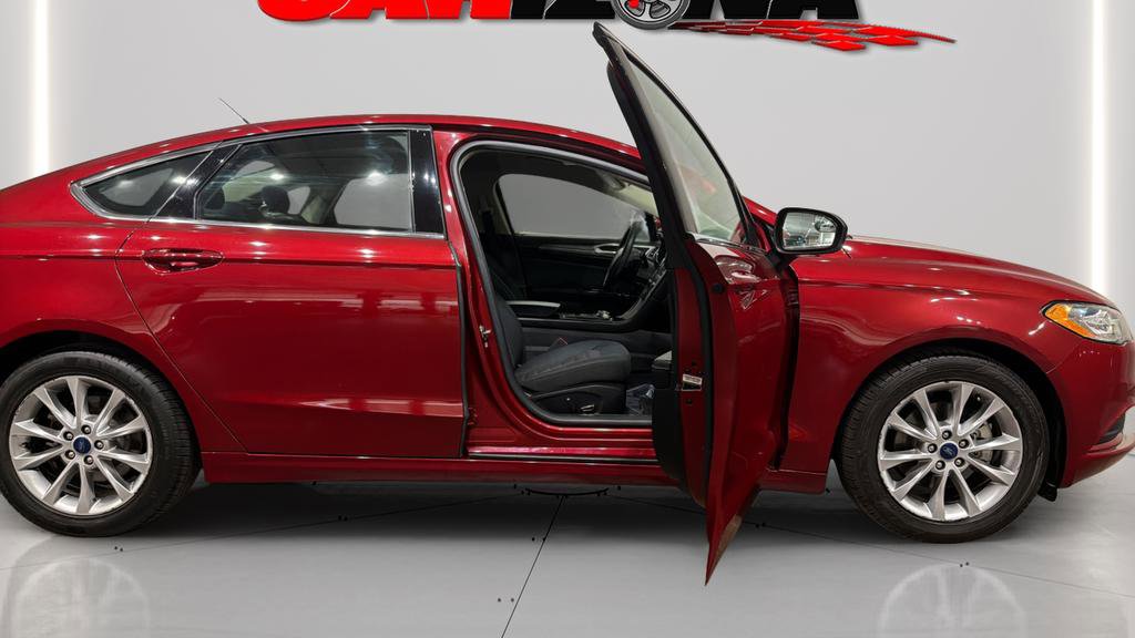 Used 2017 Ford Fusion SE w/ Fusion SE Technology Package image 17