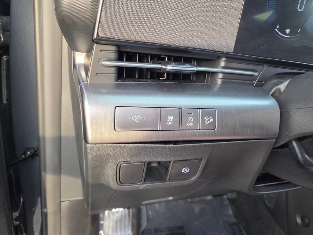 Used 2025 Hyundai Kona SE image 25