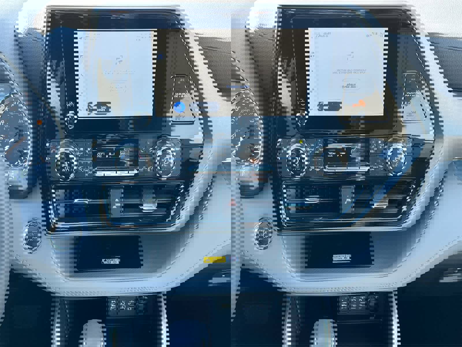 Used 2023 Toyota Highlander XLE image 28