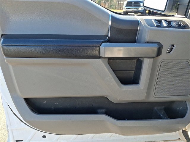 Used 2015 Ford F150 XLT w/ Trailer Tow Package image 12