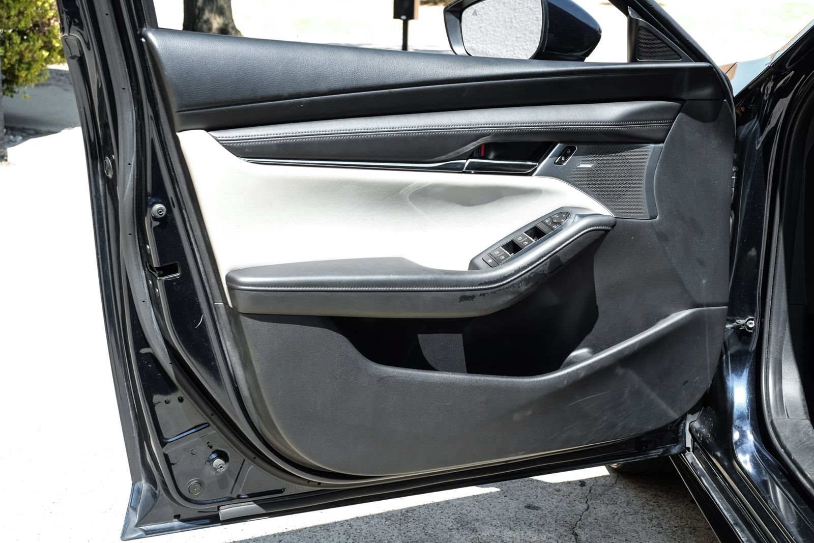 Used 2019 MAZDA MAZDA3 Hatchback w/ Preferred Package FWD image 37