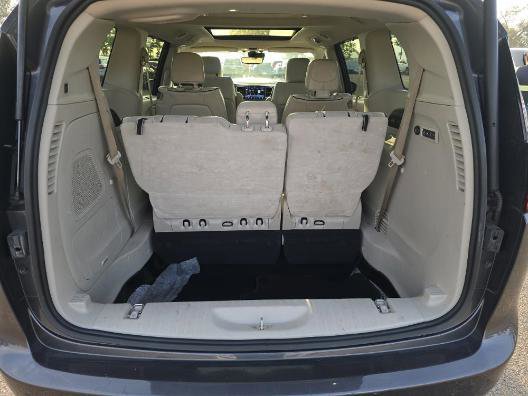 Used 2021 Chrysler Pacifica Limited w/ Premium & Safety Sphere Group image 17