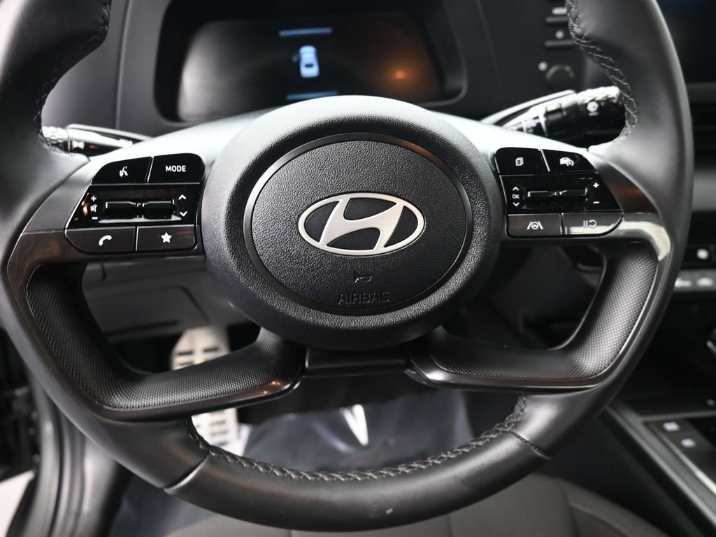 Used 2025 Hyundai Elantra Sport image 23