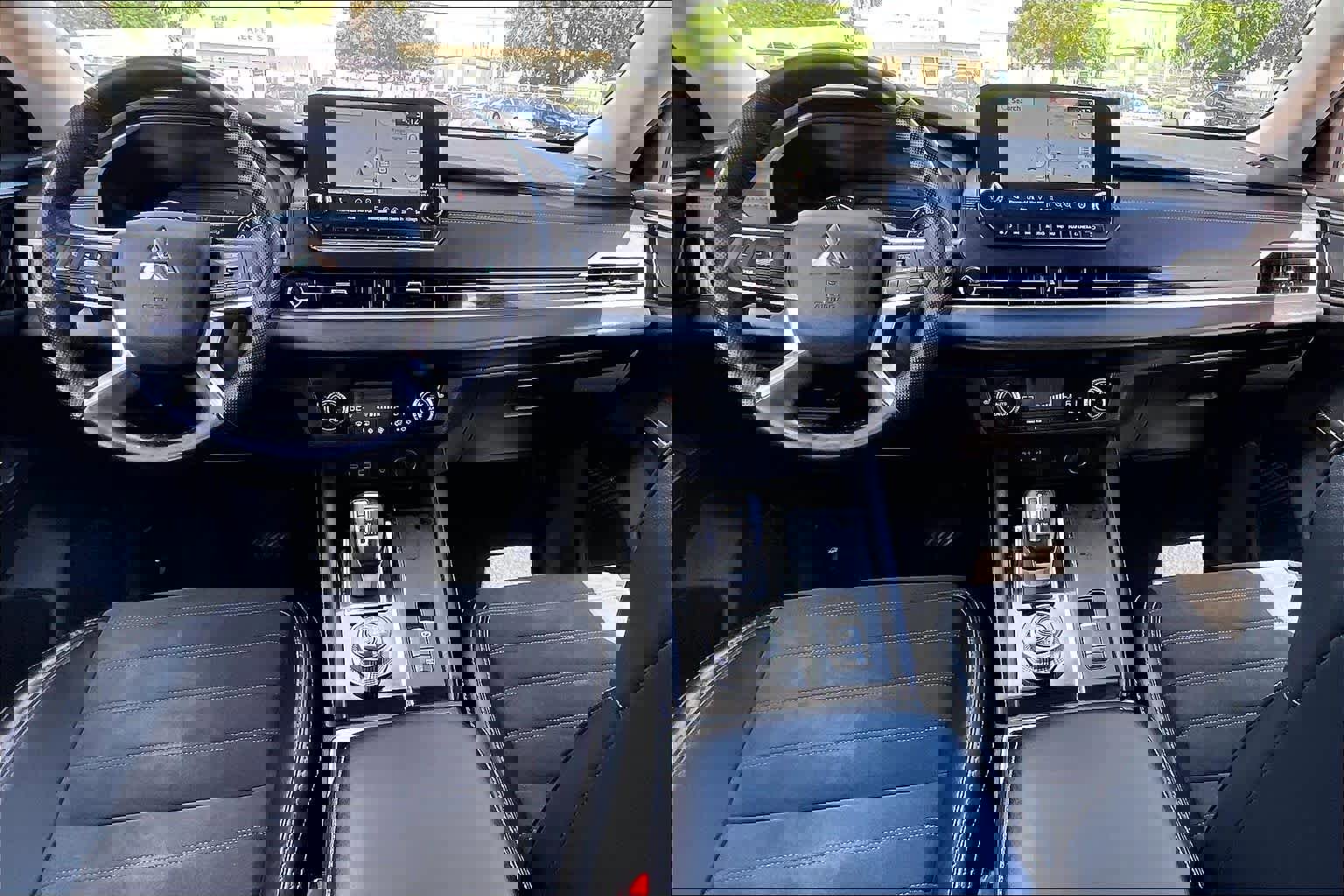 Used 2024 Mitsubishi Outlander SE FWD image 16