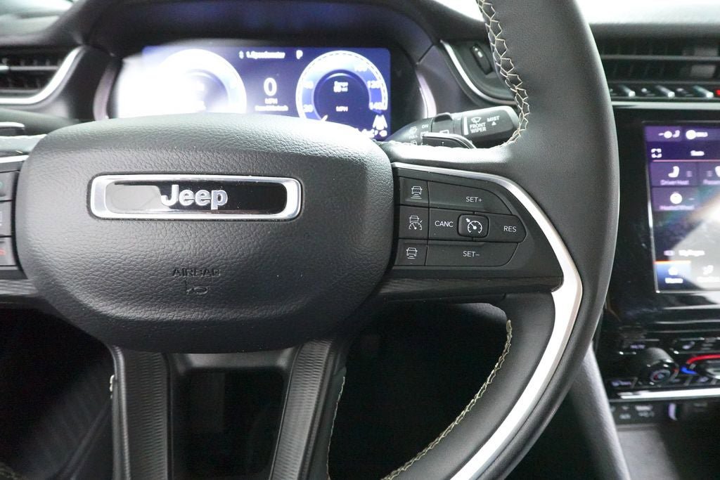 Used 2024 Jeep Grand Cherokee L Laredo AWD/4WD image 14