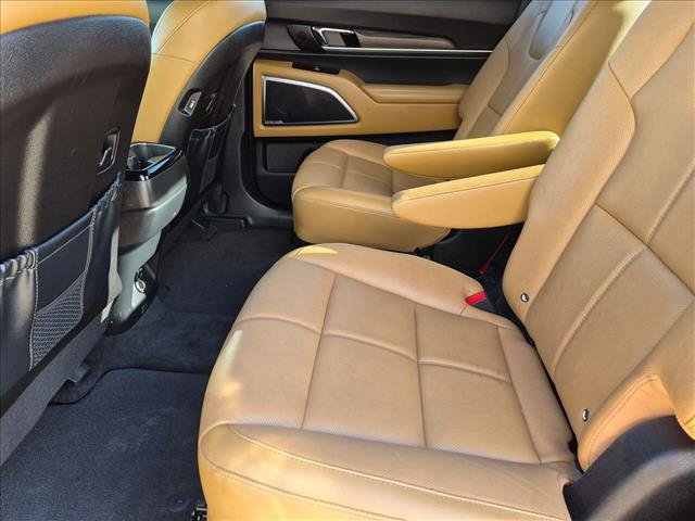 Used 2022 Kia Telluride SX w/ Towing Package FWD image 17