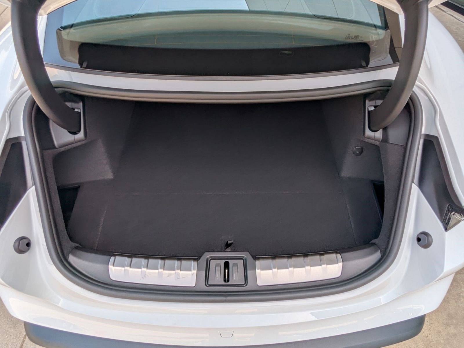 New 2026 Porsche Taycan image 23