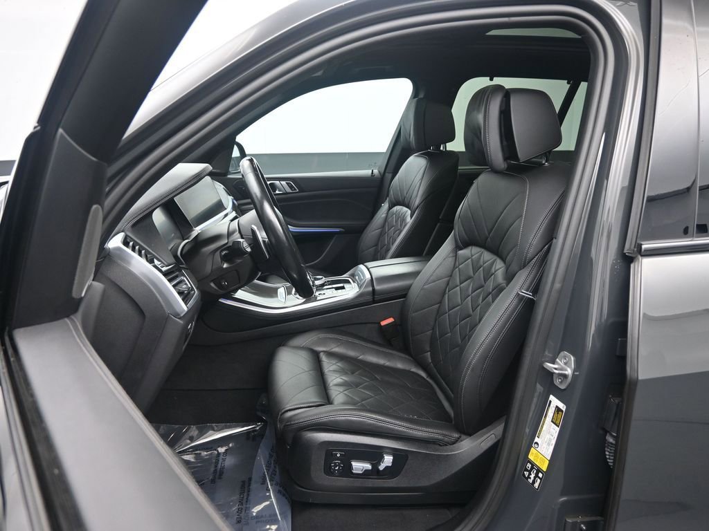 Used 2023 BMW X5 M50i w/ Executive Package image 27
