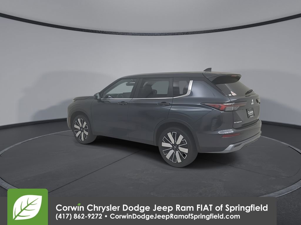 Used 2025 Mitsubishi Outlander SE FWD image 11