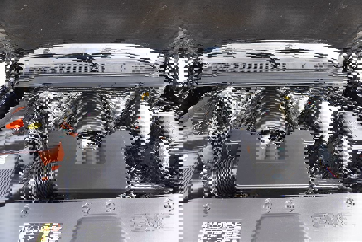 Used 2017 GMC Yukon Denali w/ Open Road Package image 7