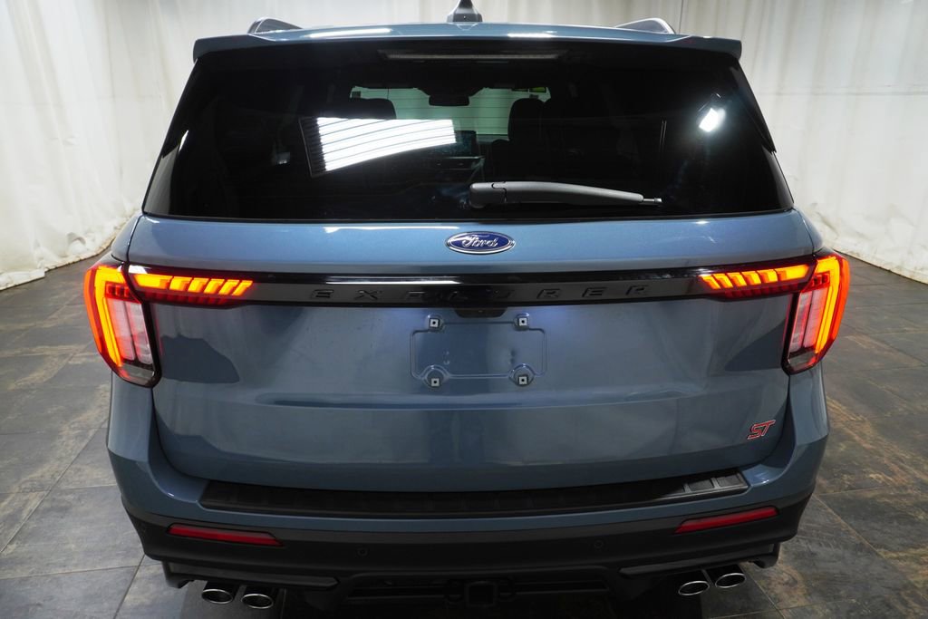 Used 2025 Ford Explorer ST w/ Sun And Sound Package image 5