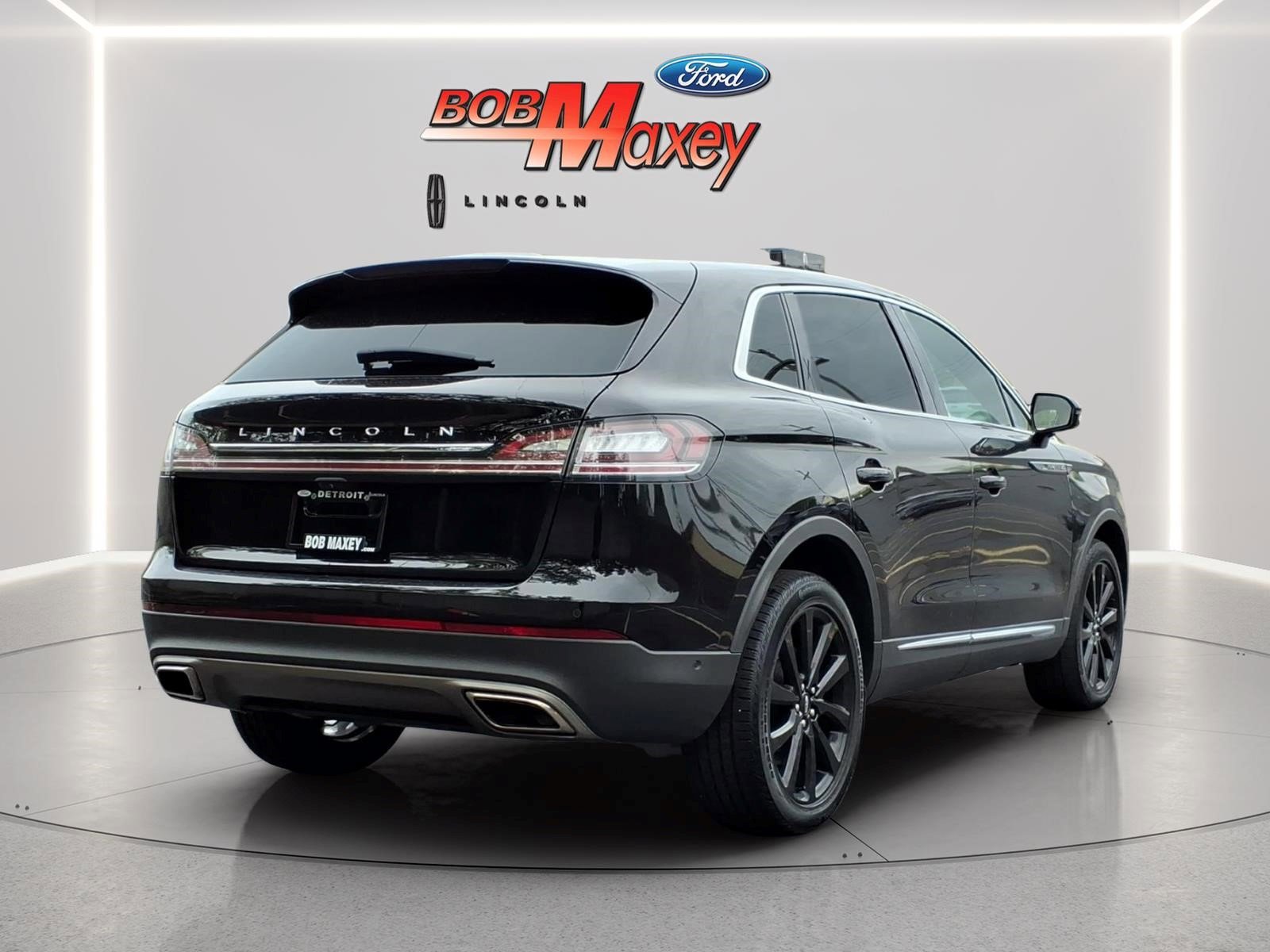 Used 2023 Lincoln Nautilus Reserve w/ Equipment Group 201A AWD/4WD image 4
