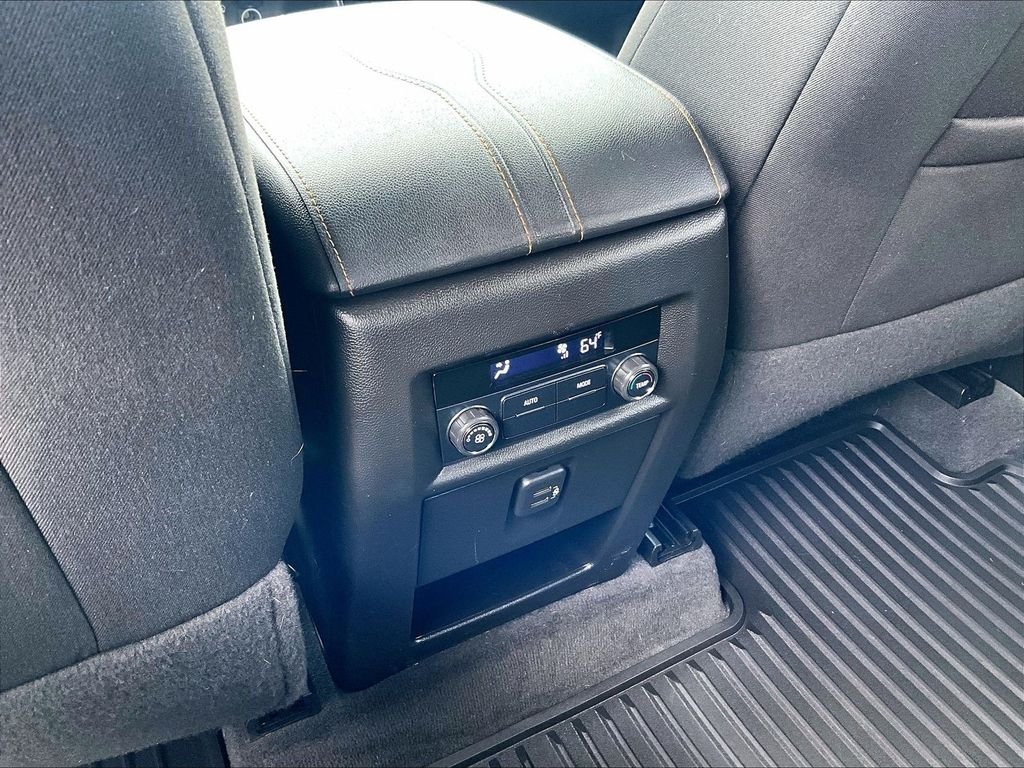Used 2020 Chevrolet Traverse LT AWD/4WD image 29