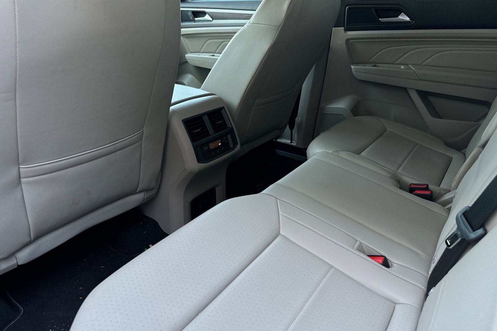 Used 2023 Volkswagen Atlas SE image 14