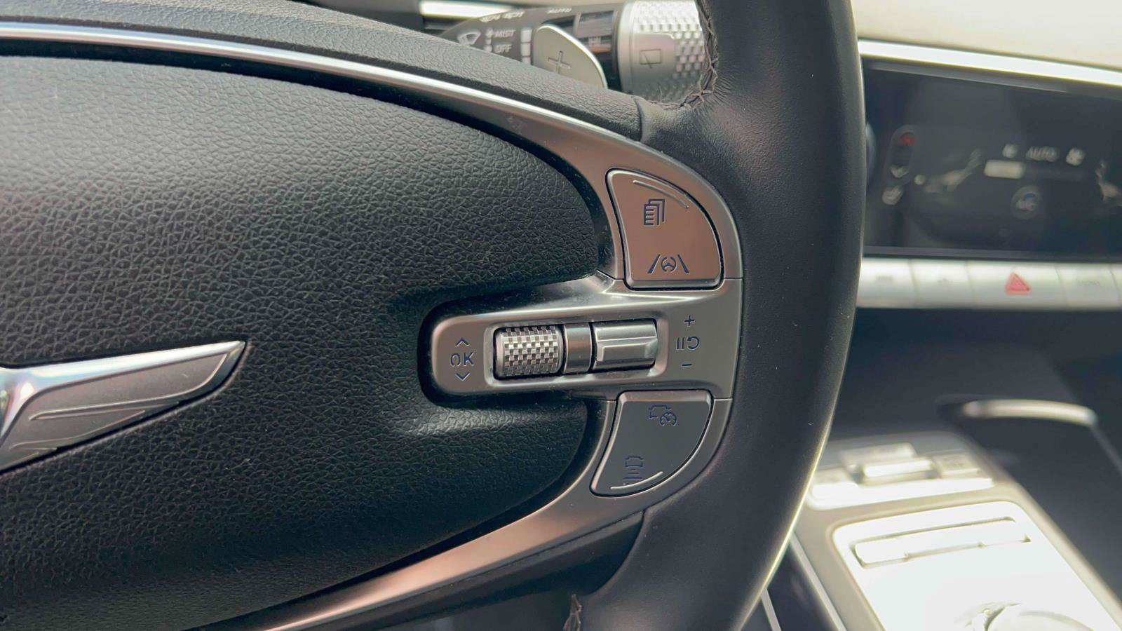 Used 2025 Genesis GV70 2.5T AWD/4WD image 24