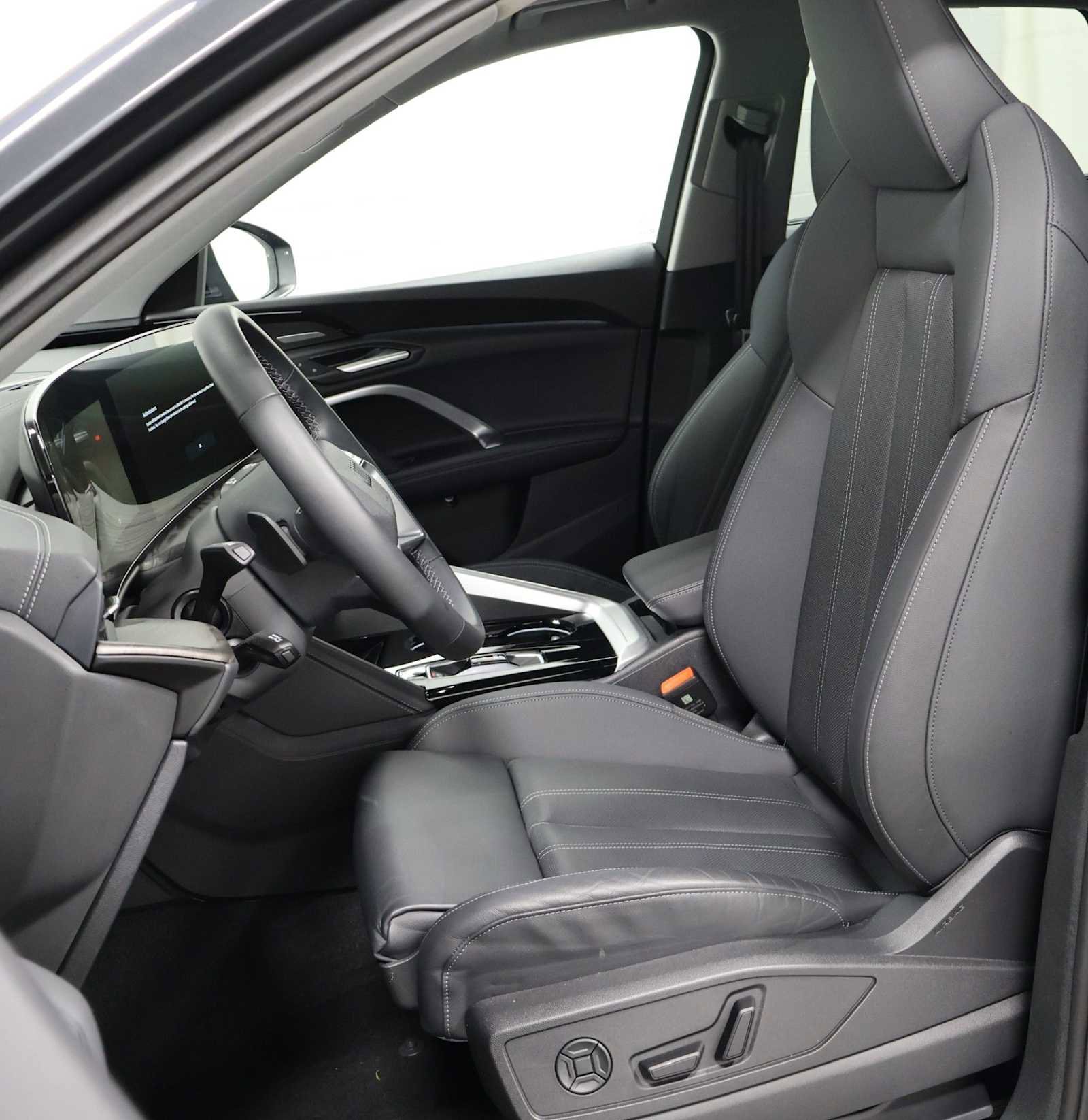 Certified 2025 Audi Q5 Prestige AWD/4WD image 5