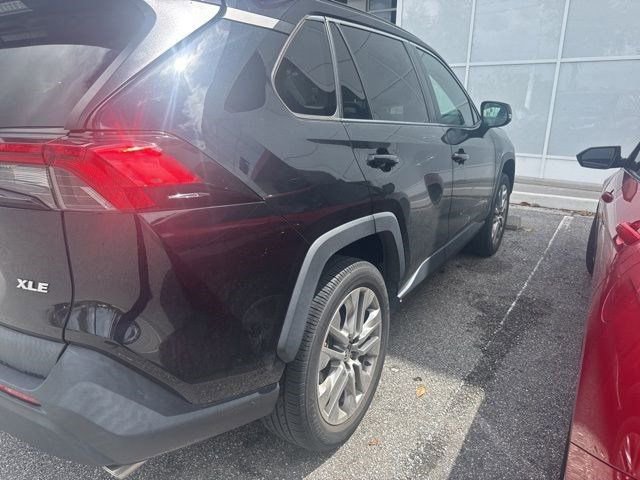 Used 2023 Toyota RAV4 XLE Premium image 5
