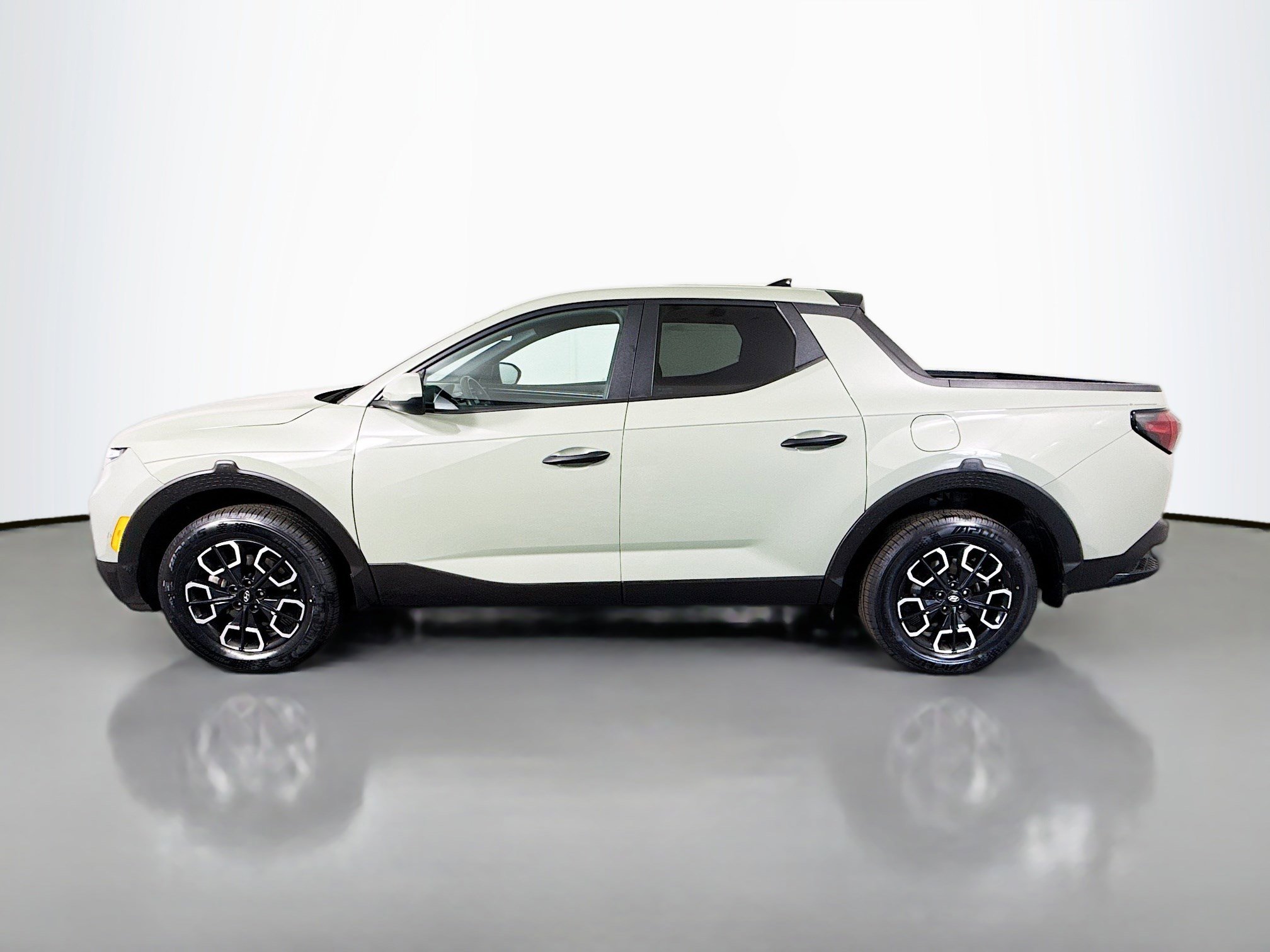 Used 2023 Hyundai Santa Cruz SE image 6