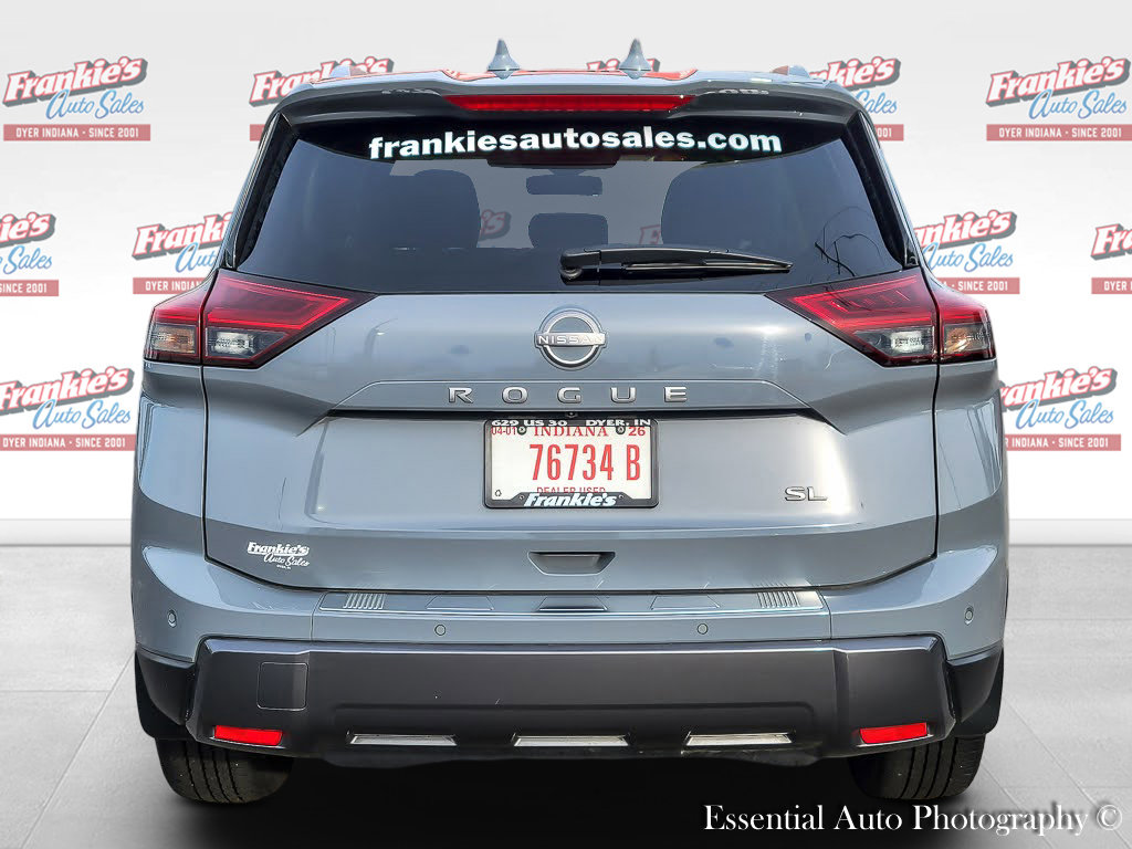 Used 2025 Nissan Rogue SL w/ Tech Package image 4