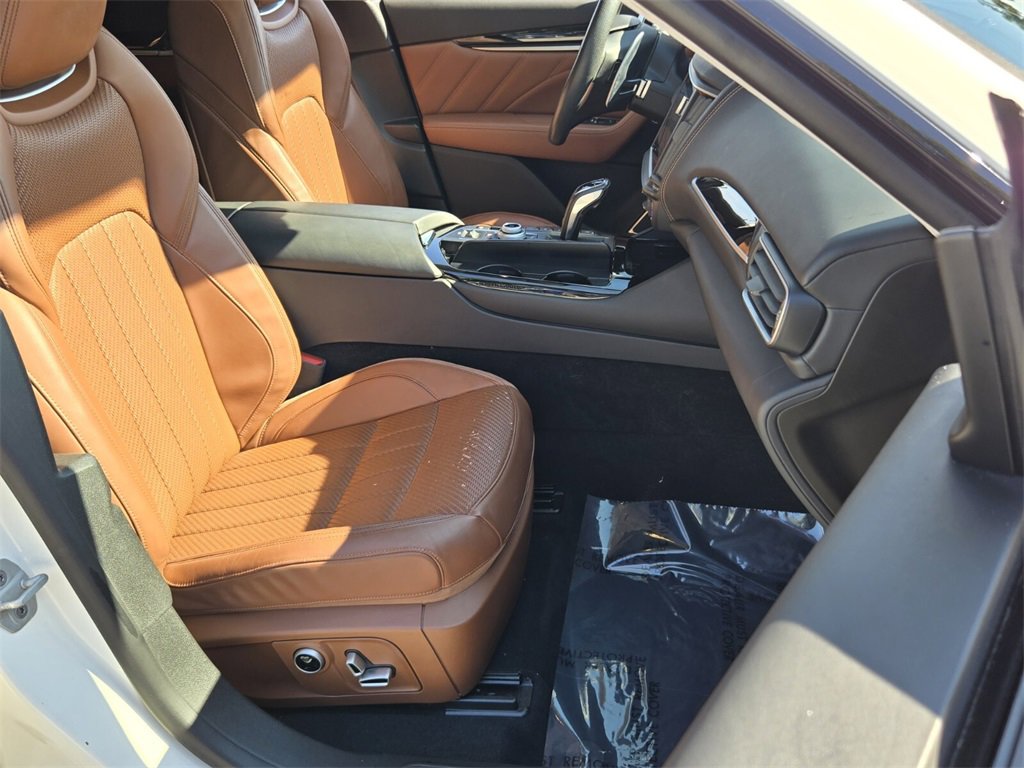 Used 2022 Maserati Levante Modena image 17