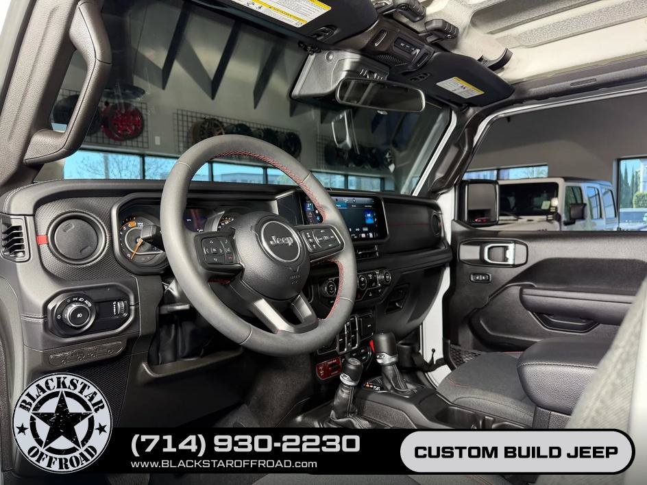Used 2025 Jeep Wrangler Unlimited Rubicon AWD/4WD image 15