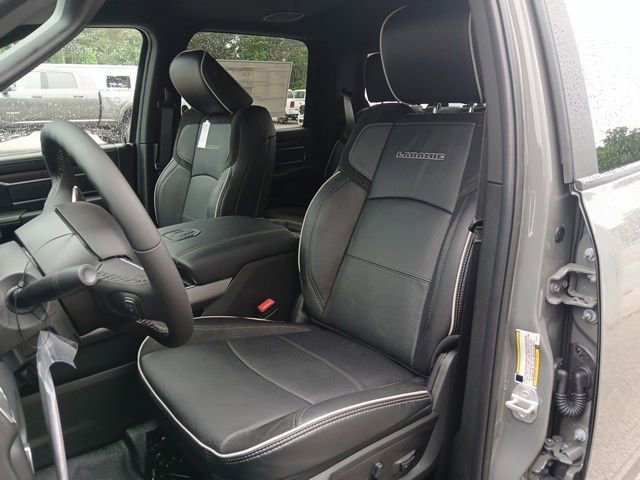 New 2026 RAM 4500 4x4 Crew Cab DRW w/ Laramie Trim Package image 32