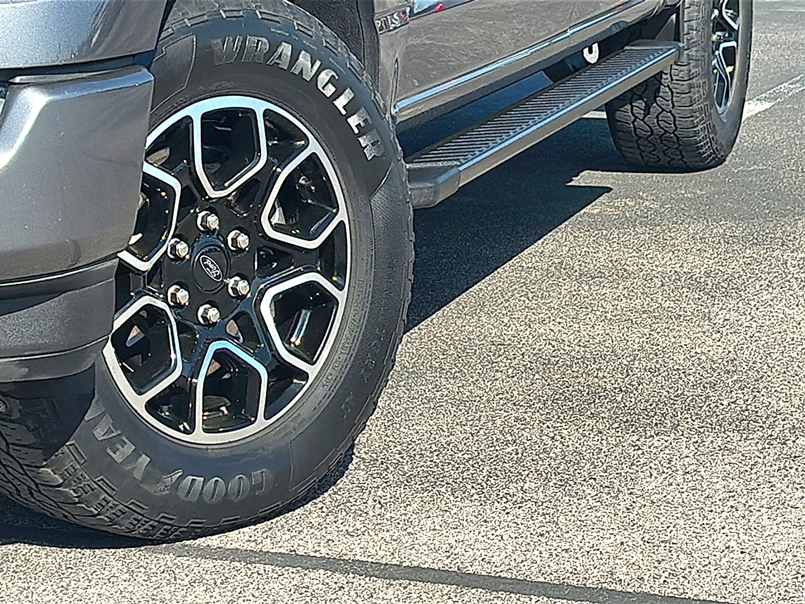 Used 2022 Ford F150 XLT w/ Equipment Group 302A High image 3