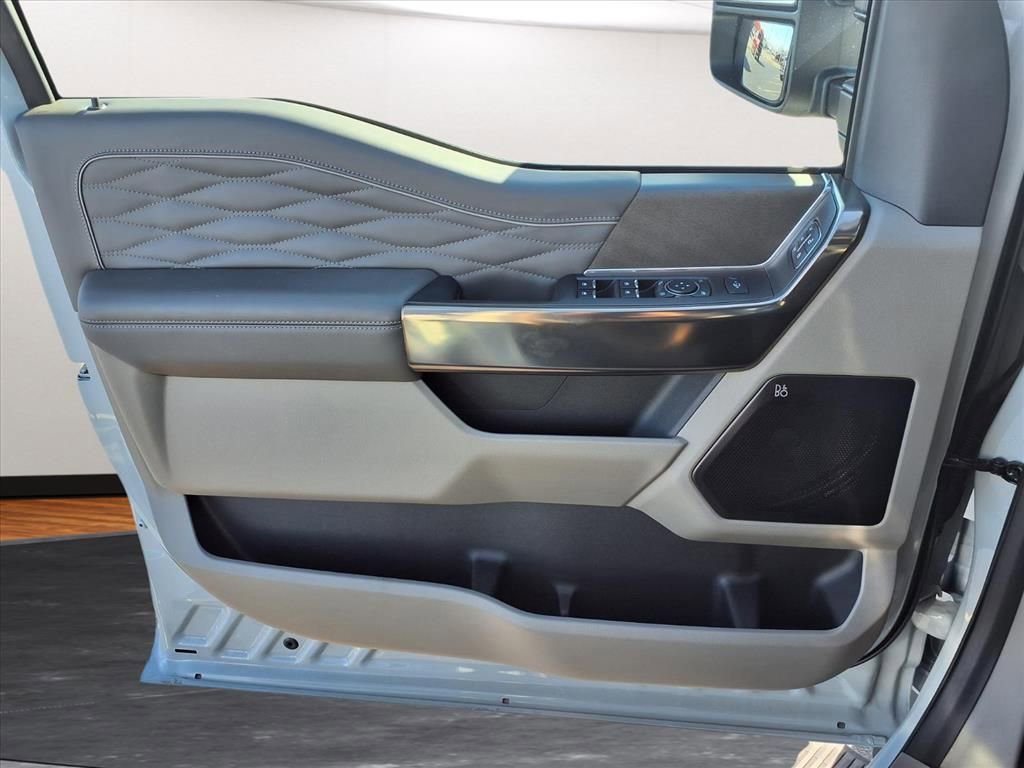 Used 2025 Ford F450 Platinum w/ Platinum Plus Package image 15