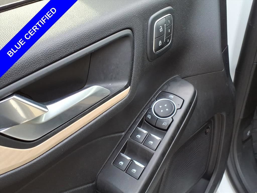 Certified 2022 Ford Escape Titanium w/ Titanium Elite Package AWD/4WD image 16
