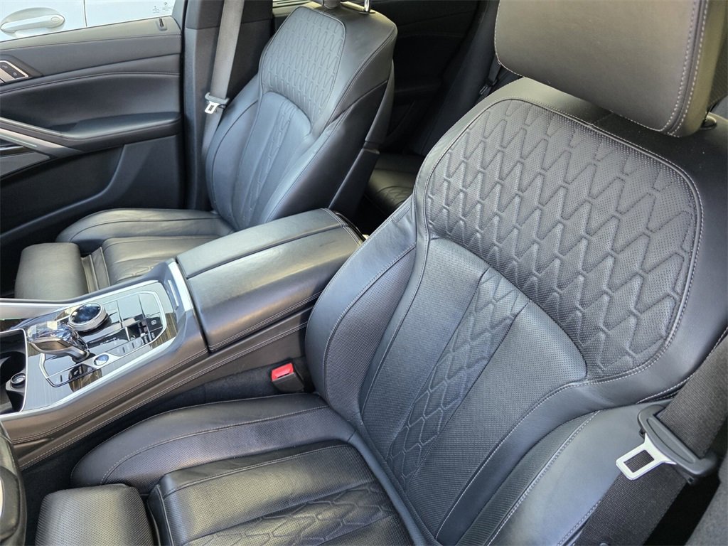 Used 2021 BMW X6 sDrive40i w/ Executive Package image 11