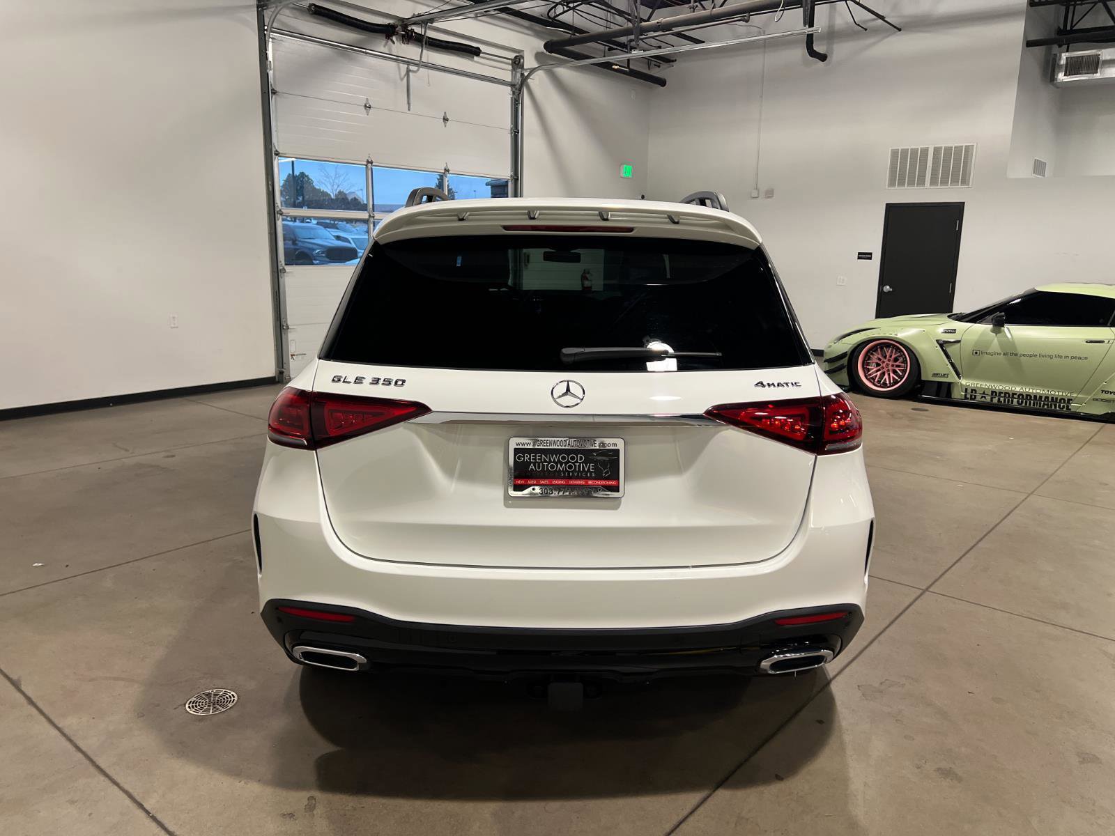 Used 2022 Mercedes-Benz GLE 350 4MATIC w/ AMG Line Exterior image 4