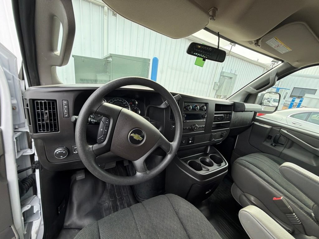 Used 2025 Chevrolet Express 2500 w/ Driver Convenience Package RWD image 3