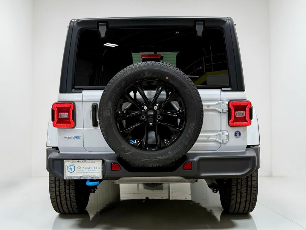 Used 2023 Jeep Wrangler Sahara w/ Cold Weather Group image 19