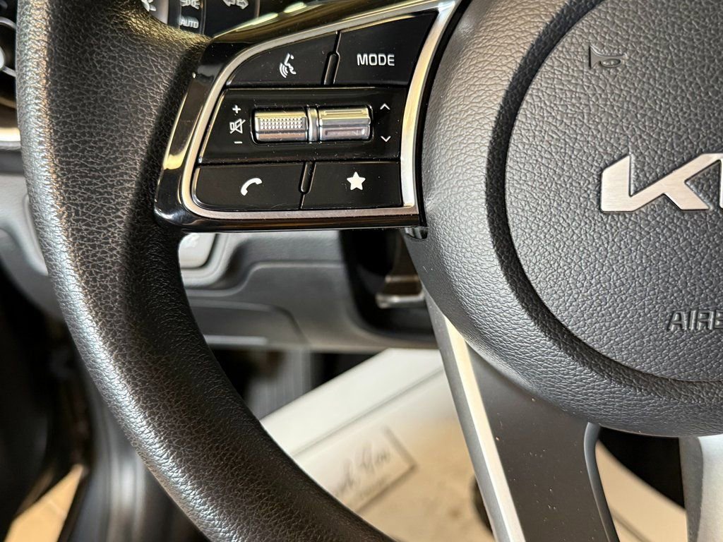Used 2024 Kia Forte LXS w/ LXS Technology Package FWD image 11