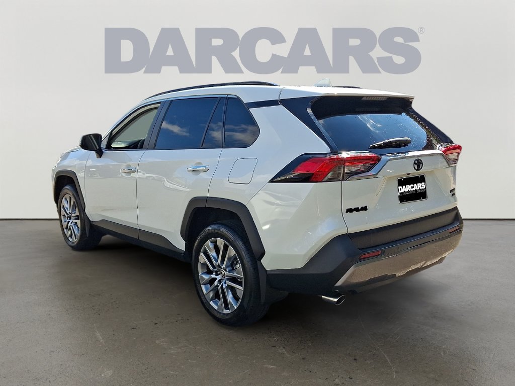 Used 2022 Toyota RAV4 Limited AWD/4WD image 4