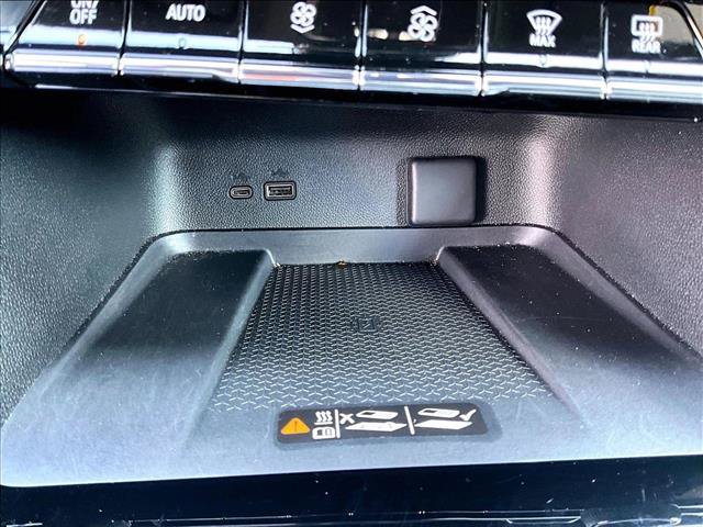 Used 2025 Chevrolet Traverse LT w/ Midnight/Sport Edition FWD image 26