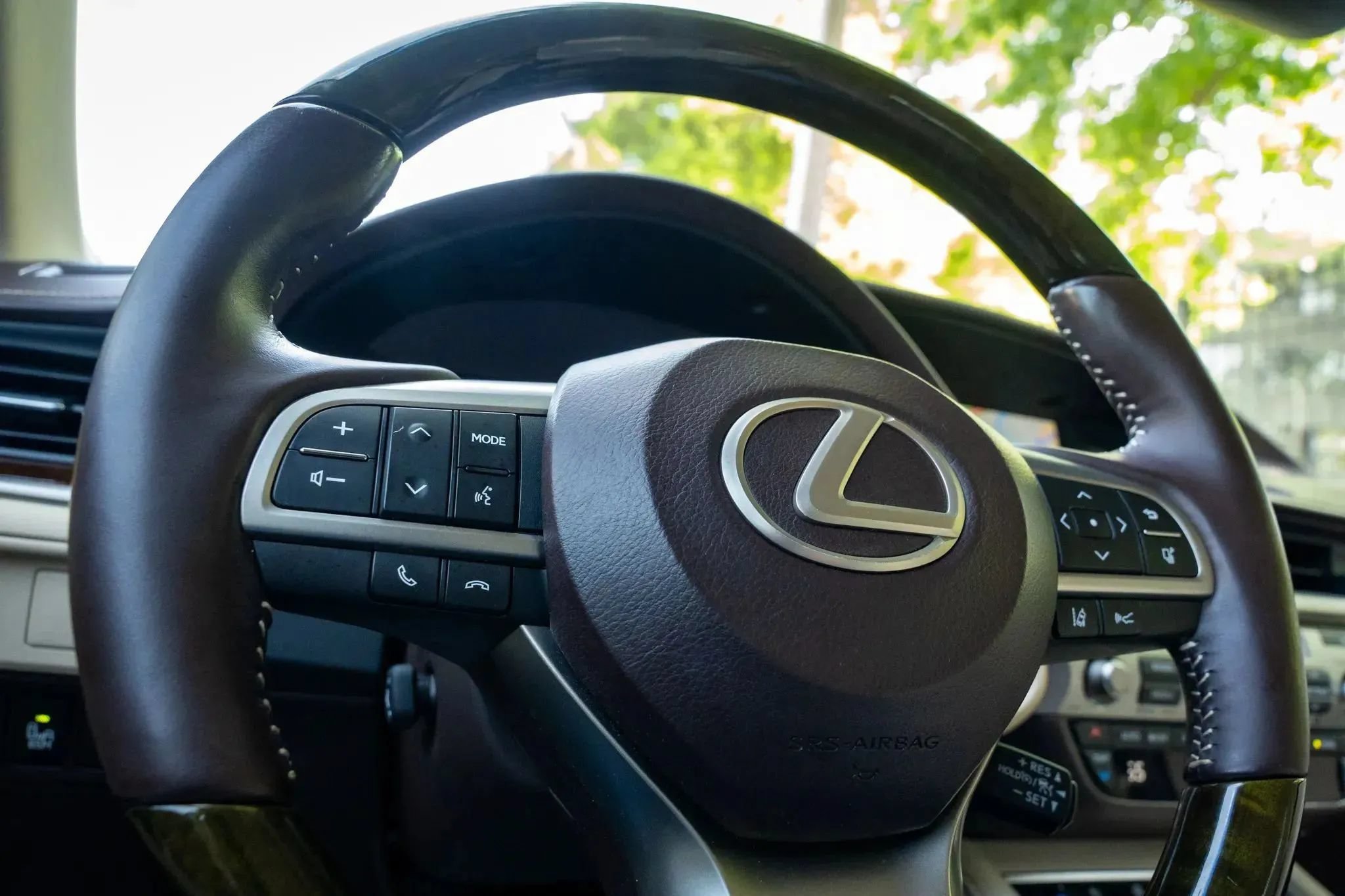 Used 2017 Lexus ES 350 w/ Luxury Package FWD image 29