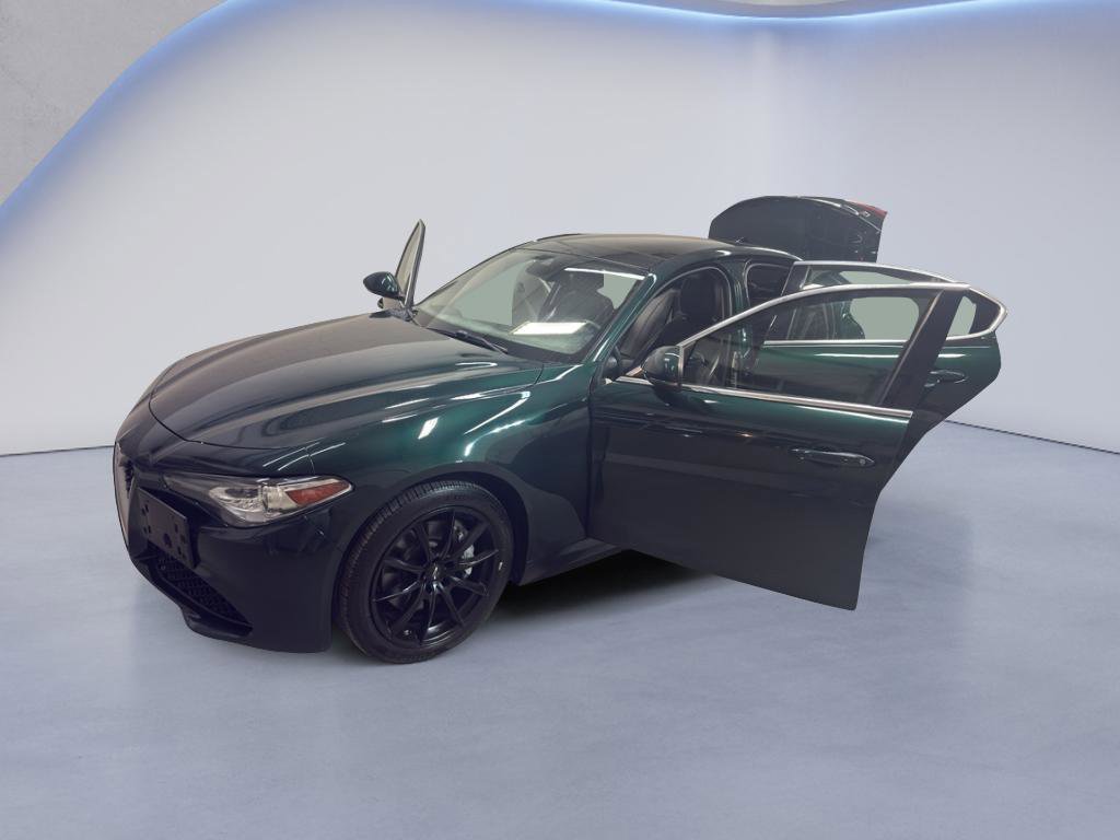 Used 2020 Alfa Romeo Giulia Ti image 10